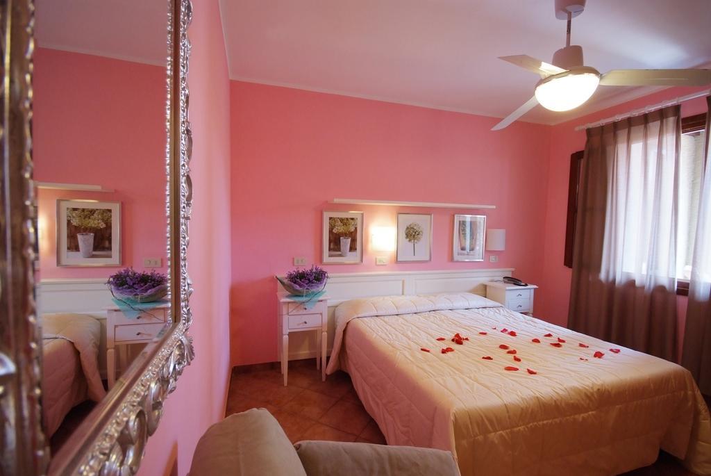 Hotel Barsalini SantʼAndrea Δωμάτιο φωτογραφία